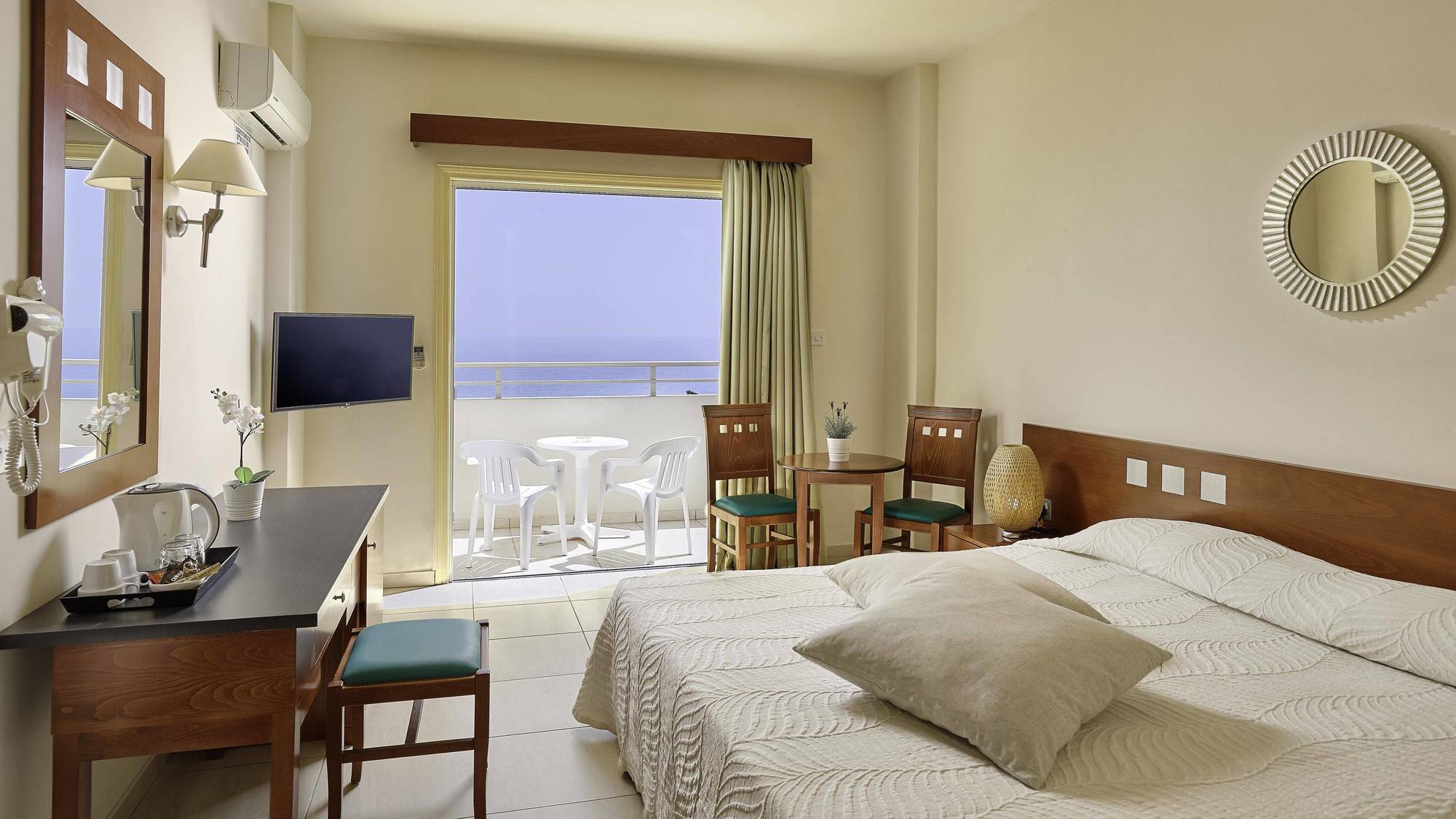 Iris Beach Hotel Protaras Exteriör bild